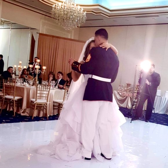 BEAUTIFUL WEDDING DRESS A-STYLE - Picture 4 of 5